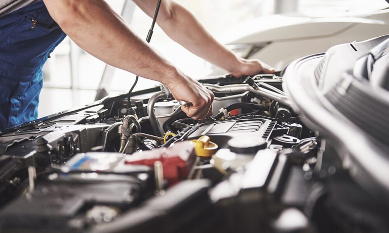 Manage Modern Maintenance Through a Range Rover Service Plan
