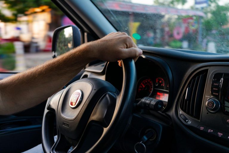 A Practical Guide to Building Safe Driving Habits Through Professional Instruction