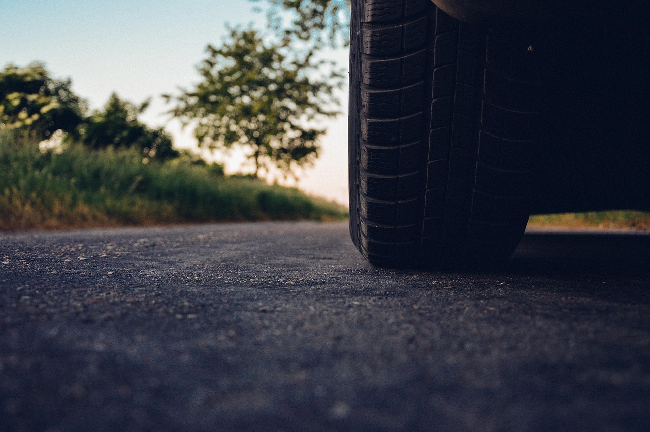 Car, road, tire — Car Advertising Agencies Need to Reinvent Themselves to Support Social Media