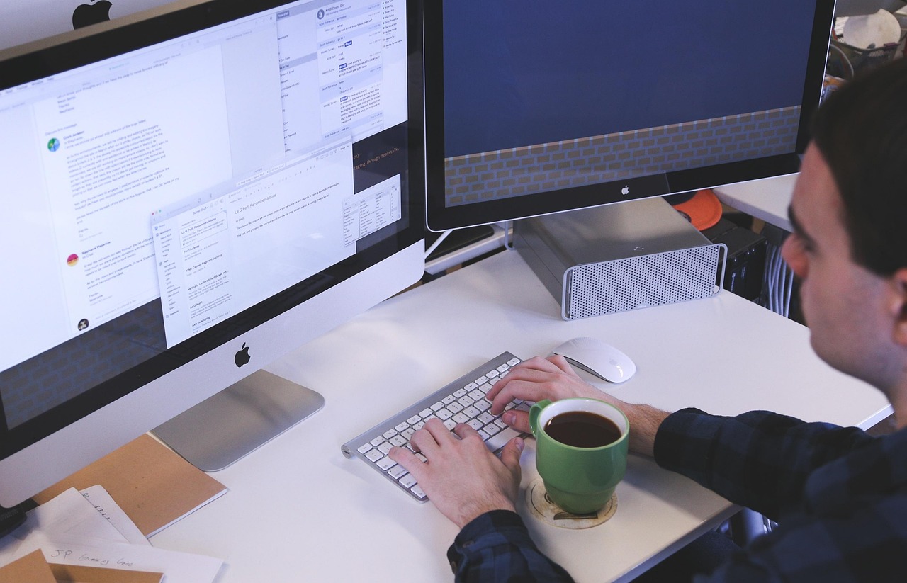 Typing, computer, man — Energy - The Key to a Successful Internet Business