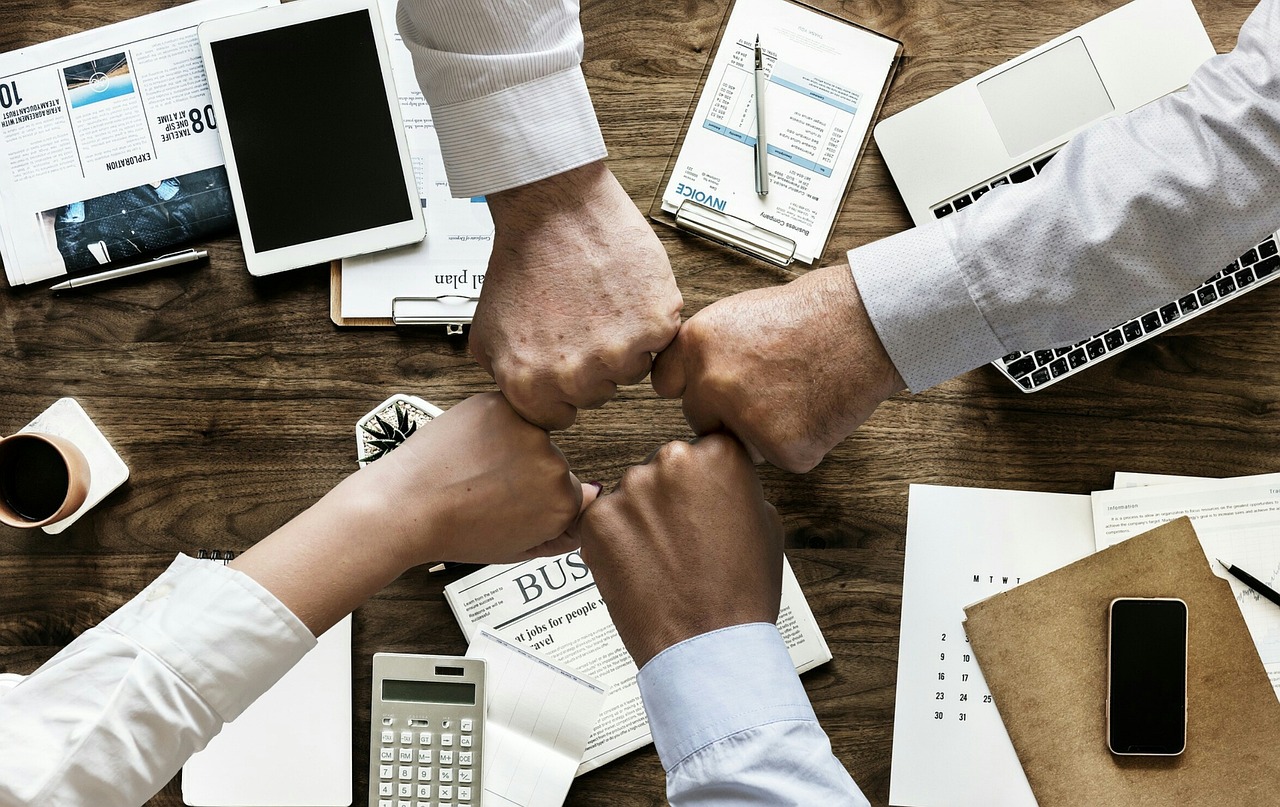 Teamwork, cooperation, brainstorming — Weed delivery Vancouver- Purchasing weed lawfully